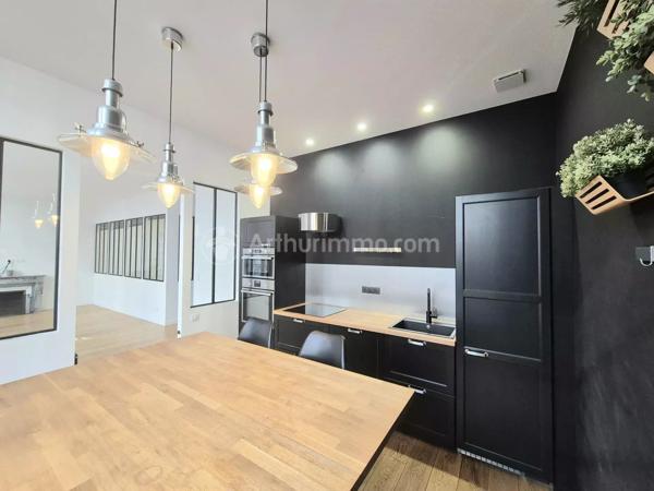 Vente                                                      Appartement
                        
                                         120 m2                     à Clermont-Ferrand