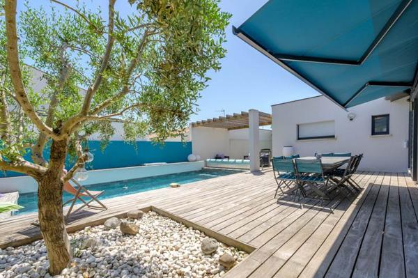 Maison à vendre 856 080 € L'Houmeau 5 p 157 m² DPE A