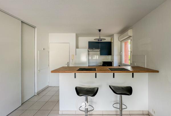 Parempuyre (33290) JOLI APPARTEMENT T2 - BALCON - PARKING - LOC MEUBLE