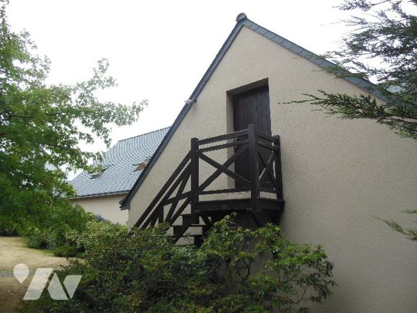 Belle propriété à SAINT-BRIAC de 166 m² sur terrain de 3223 m², 4 ch, 2 sdb, garage, proche commerce