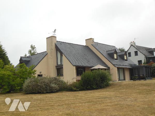 Belle propriété à SAINT-BRIAC de 166 m² sur terrain de 3223 m², 4 ch, 2 sdb, garage, proche commerce