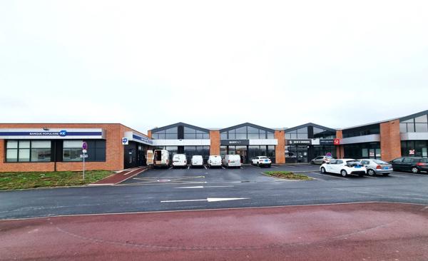 A louer Local commercial 150 m2 (sport, restaurant, boutiques, bureaux, cabinet médical..., nombreuses enseignes)