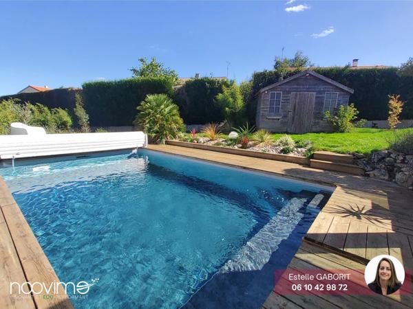 Maison rénovée avec piscine à Saint-Georges-des-Gardes