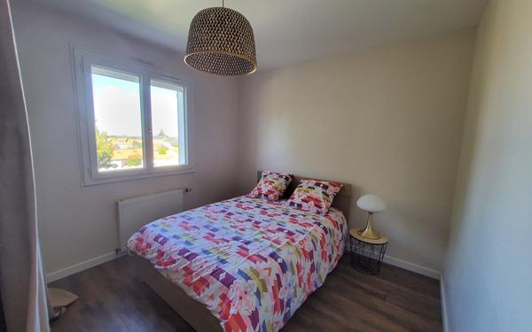 Maison rénovée avec piscine à Saint-Georges-des-Gardes