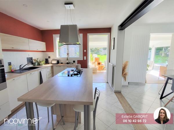 Maison rénovée avec piscine à Saint-Georges-des-Gardes