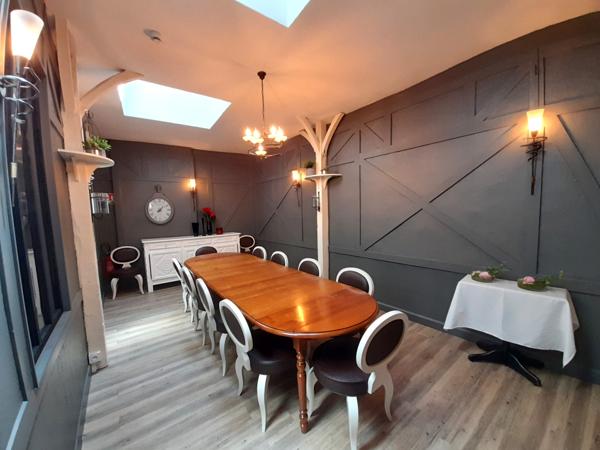 Immeuble actuellement Hotel/Restaurant rénové