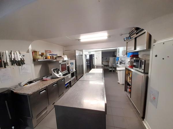 Immeuble actuellement Hotel/Restaurant rénové