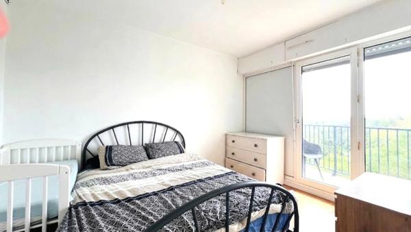 Dpt Finistère (29), à vendre QUIMPER appartement T4 de 77 m² habitable - Terrasse - 3 Balcons - Cave.