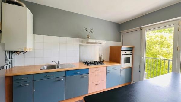 Dpt Finistère (29), à vendre QUIMPER appartement T4 de 77 m² habitable - Terrasse - 3 Balcons - Cave.