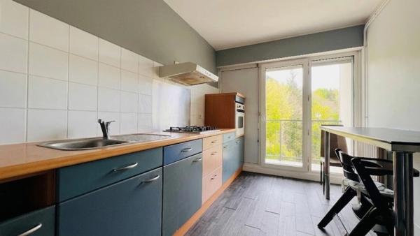 Dpt Finistère (29), à vendre QUIMPER appartement T4 de 77 m² habitable - Terrasse - 3 Balcons - Cave.