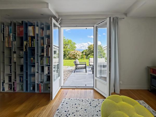 Maison contemporaine d’exception de 180m2 avec 5 chambres et vues sur le Mont Blanc et Jura