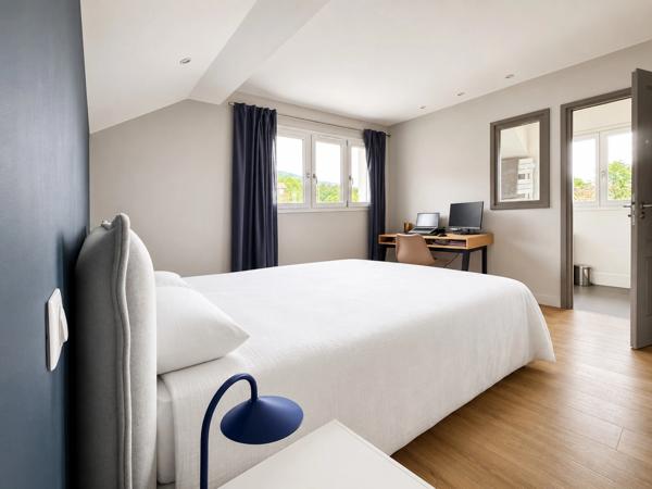 Maison contemporaine d’exception de 180m2 avec 5 chambres et vues sur le Mont Blanc et Jura