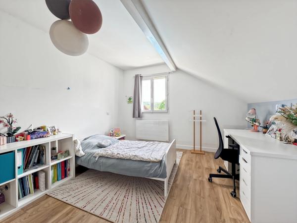Maison contemporaine d’exception de 180m2 avec 5 chambres et vues sur le Mont Blanc et Jura