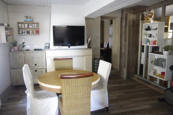 Maison à vendre à Vic Fezensac 32190 , 6 pièces, 3 chambres, jardin exposition Sud /Est, puits, garage et parking.