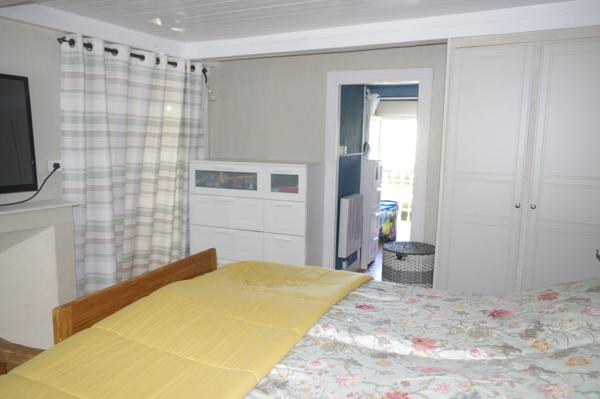 Maison à vendre à Vic Fezensac 32190 , 6 pièces, 3 chambres, jardin exposition Sud /Est, puits, garage et parking.