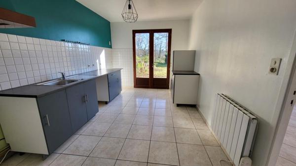 Proche de Saint Germain du Salembre maison de 169 m² de 6 pièces piscine grange sur 1835 m²