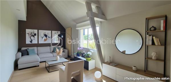 Située dans un cadre résidentiel paisible sur la commune de SAINT-DIDIER , cette maison construite dans les années 90 offre une superficie habitable généreuse de 178,55 m². Édifiée sur une parcelle de 1 030 m² sans vis-à-vis, elle se distingue par ses volumes confortables et ses 7 pièces, idéale pour une famille ou ceux en quête de confort. L'intérieur vous accueille avec un agencement réfléchi conçu pour offrir à la fois praticité et confort au quotidien. L'espace de vie comprend un séjour chaleureux doté d'un poêle et un coin détente intimiste, ainsi qu'une cuisine équipée avec un coin repas bar, ouverte sur les espaces de vie et prolongée par une terrasse avec un accès direct.   Côté nuit vous profiterez de trois belles chambres et d'une salle d'eau moderne, complétées par une lingerie/buanderie fonctionnelle et un WC séparé. À l'étage, l'espace se compose d'une très belle mezzanine lumineuse (idéale pour un second salon ou une salle de jeux), d'un salon mansardé cosy et lumineux, d'une quatrième chambre ainsi que d'un bureau.   Les matériaux utilisés offrent une bonne isolation, garantissant une efficacité énergétique optimale. Aucune rénovation n'est à prévoir : vous pouvez emménager et poser vos valises sereinement !   Pour compléter ce bien : un double garage de plain-pied de 49 m² avec porte motorisée (idéal pour deux véhicules et du rangement), ainsi qu'un sous-sol offrant une capacité de stockage ou de multiples possibilités d'aménagement (atelier, salle de sport, cave).Une maison ultra-complète, lumineuse et idéalement située à proximité des principales commodités (commerces, écoles et transports), sans nuisance sonore. Un choix avisé pour concilier vie de famille et déplacements professionnels vers Rennes ou Paris.
Contactez dès maintenant Anaïs LION pour planifier votre visite et ne pas passer à côté de cette opportunité unique !