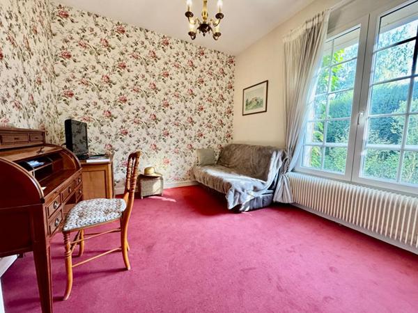 Superbe Maison de 200m2  6 chambres, parcelle de 1791m2 à Saint Fuscien (80480)