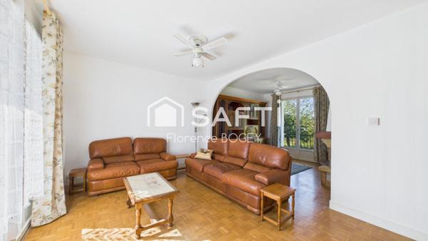 Maison familiale avec jardin et verger dans un quartier paisible