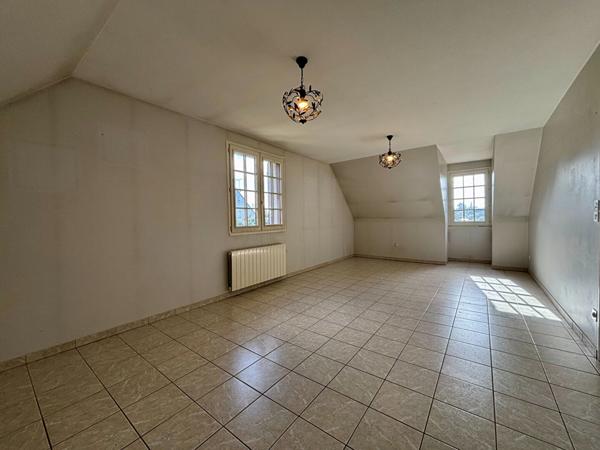 Maison familiale avec possibilité de logement indépendant.