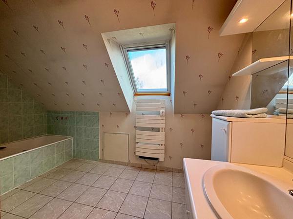 Maison familiale avec possibilité de logement indépendant.