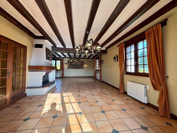 Maison familiale avec possibilité de logement indépendant.