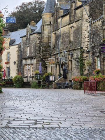 Charmant studio rénové au coeur de Rochefort-en-Terre