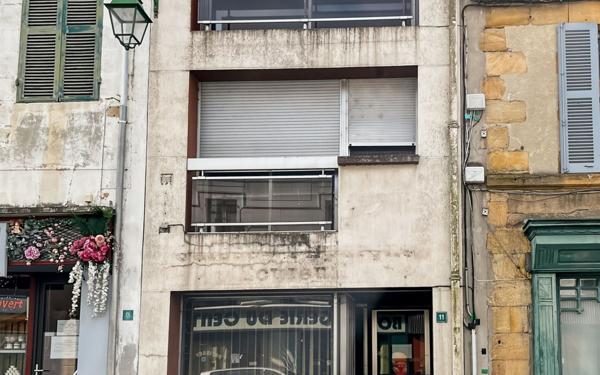 Immeuble à vendre    3 pièces •  Montmarault