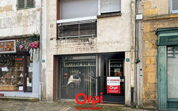 Immeuble à vendre    3 pièces •  Montmarault