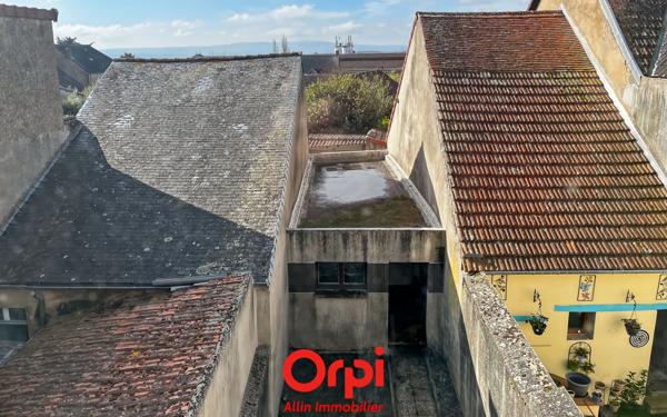 Immeuble à vendre    3 pièces •  Montmarault