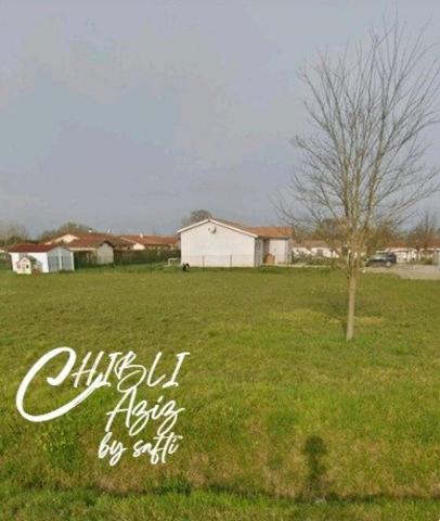 Terrain constructible de 1 242 m² situé dans un quartier calme et tranquille, idéal pour concrétiser votre projet de construction. Environnement paisible, cadre agréable et belle superficie offrant de nombreuses possibilités d’aménagement. Une opportunité rare pour bâtir la maison de vos rêves.