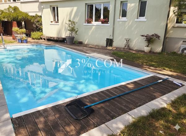 Maison 8 pièce(s) 6 chambre(s) 208 m²