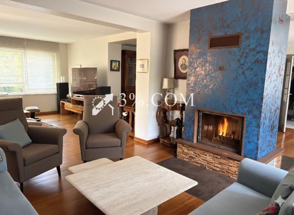 Maison 8 pièce(s) 6 chambre(s) 208 m²