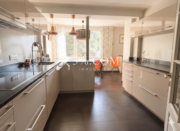 Maison 8 pièce(s) 6 chambre(s) 208 m²