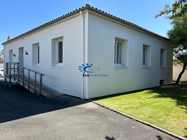 LA ROCHELLE LA GENETTE MAISON + GARAGES AVEC PARCELLE 908 M²  La rochelle