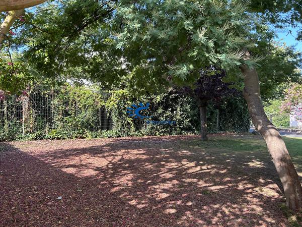 LA ROCHELLE LA GENETTE MAISON + GARAGES AVEC PARCELLE 908 M²  La rochelle