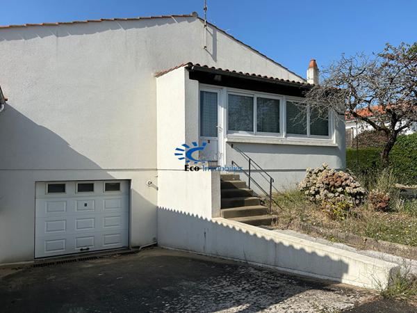 LA ROCHELLE LA GENETTE MAISON + GARAGES AVEC PARCELLE 908 M²  La rochelle