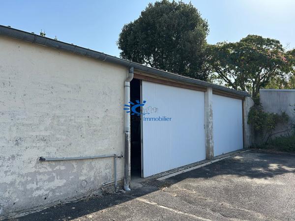 LA ROCHELLE LA GENETTE MAISON + GARAGES AVEC PARCELLE 908 M²  La rochelle