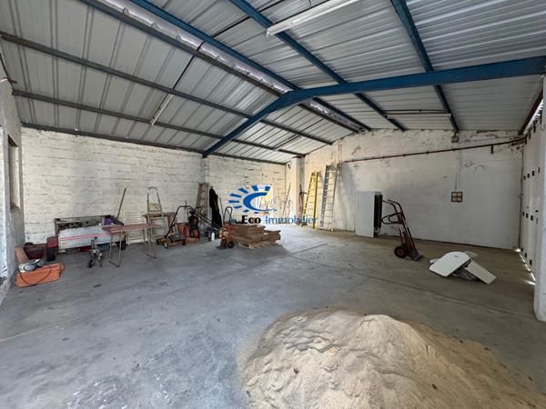 LA ROCHELLE LA GENETTE MAISON + GARAGES AVEC PARCELLE 908 M²  La rochelle