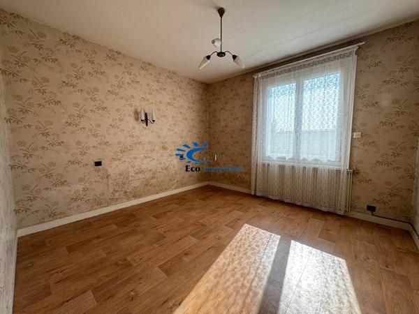 LA ROCHELLE LA GENETTE MAISON + GARAGES AVEC PARCELLE 908 M²  La rochelle