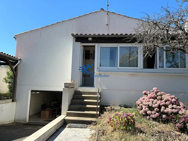 LA ROCHELLE LA GENETTE MAISON + GARAGES AVEC PARCELLE 908 M²  La rochelle
