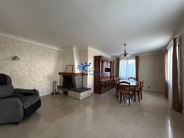 LA ROCHELLE LA GENETTE MAISON + GARAGES AVEC PARCELLE 908 M²  La rochelle