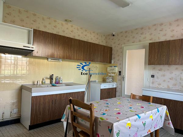 LA ROCHELLE LA GENETTE MAISON + GARAGES AVEC PARCELLE 908 M²  La rochelle