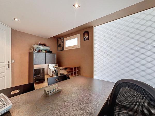 À vendre ? Murs commerciaux à Marseille 13013 (Saint-Jérôme)