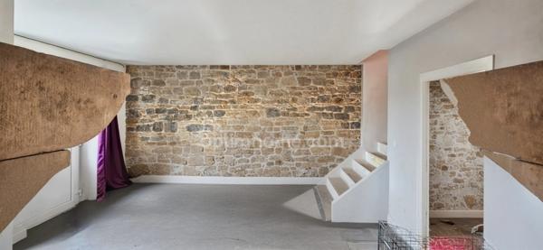 COUTHENANS (70400) ANCIEN MOULIN – 600 M² HAB – 2,7 HA – 4/5 LOGEMENTS – DÉPENDANCE