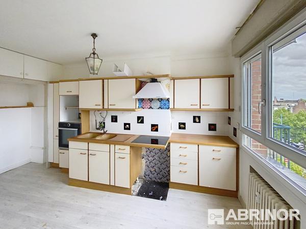 Grand appartement de 125m² avec balcon et garage TOURCOING