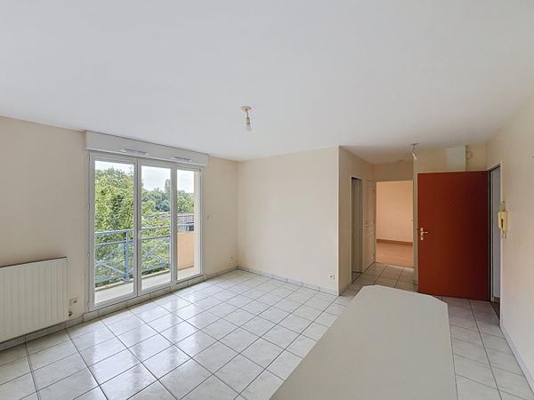 A VENDRE - Type 2 coeur des Ponts de Cé - Balcon et 2 parkings