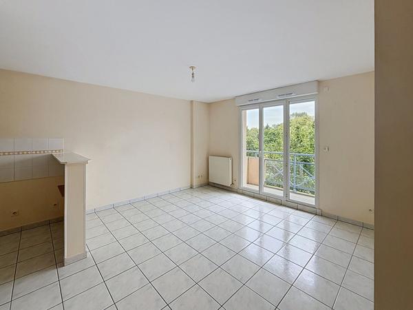 A VENDRE - Type 2 coeur des Ponts de Cé - Balcon et 2 parkings