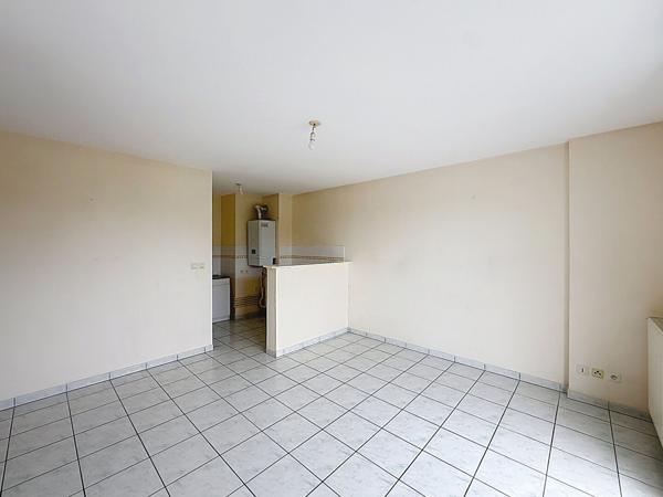 A VENDRE - Type 2 coeur des Ponts de Cé - Balcon et 2 parkings