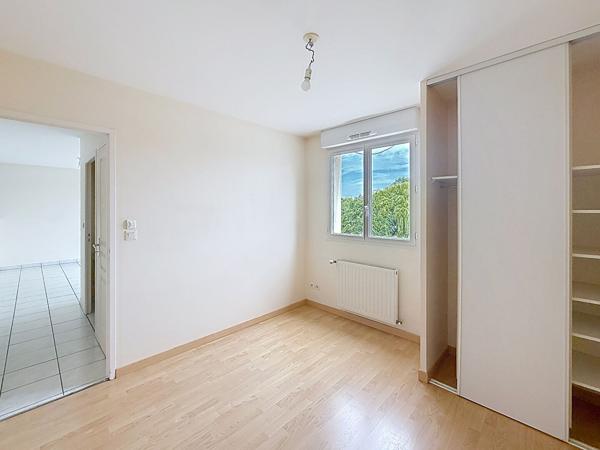 A VENDRE - Type 2 coeur des Ponts de Cé - Balcon et 2 parkings